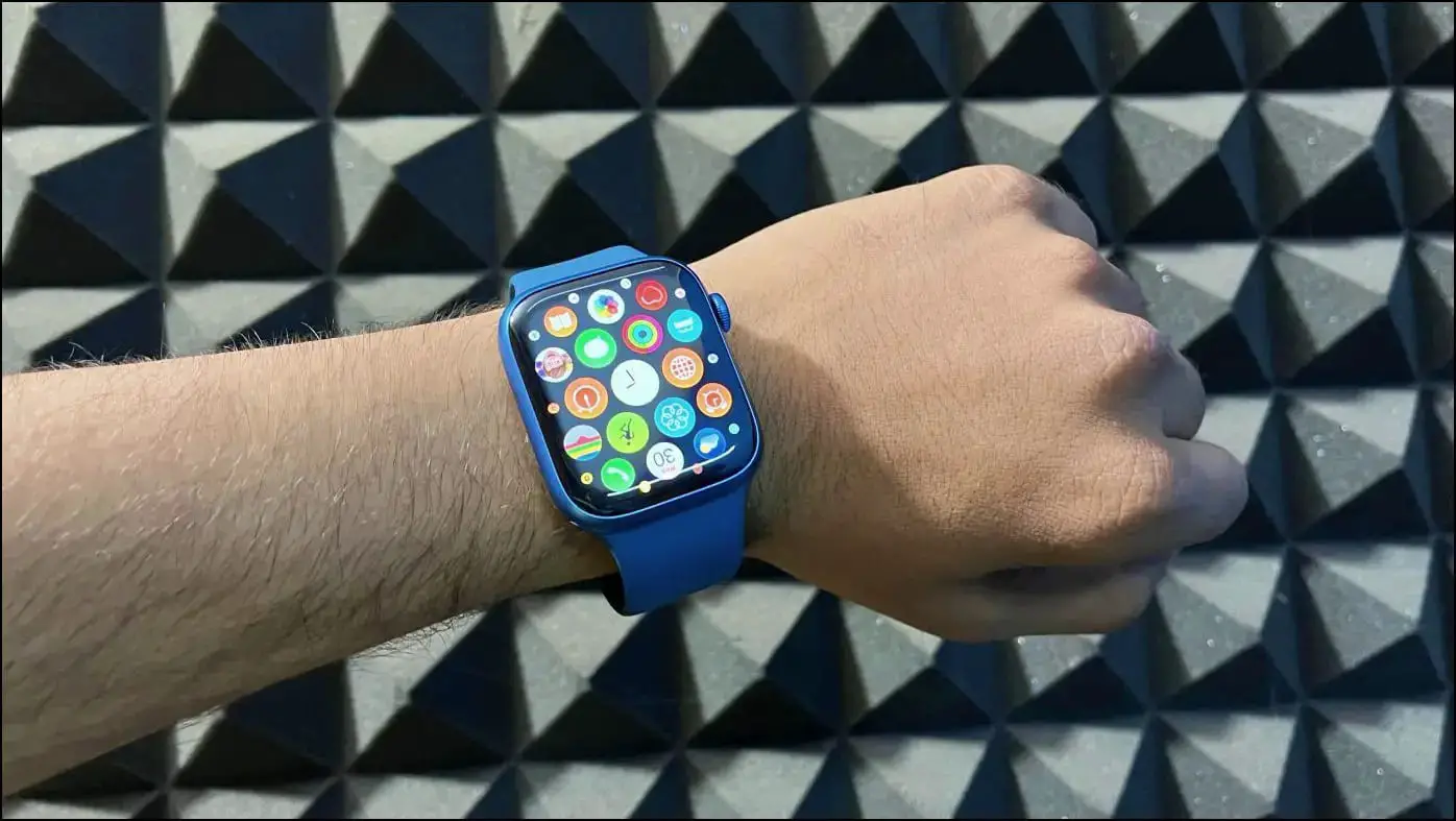 Apple Watch 디스플레이가 거꾸로 표시됨