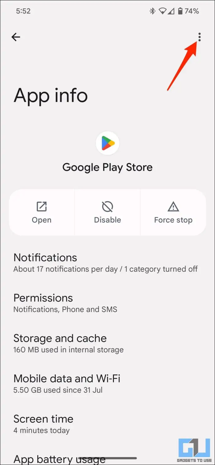 Play 스토어 앱 정보 페이지에서 오른쪽 상단의 점 3개를 탭합니다.