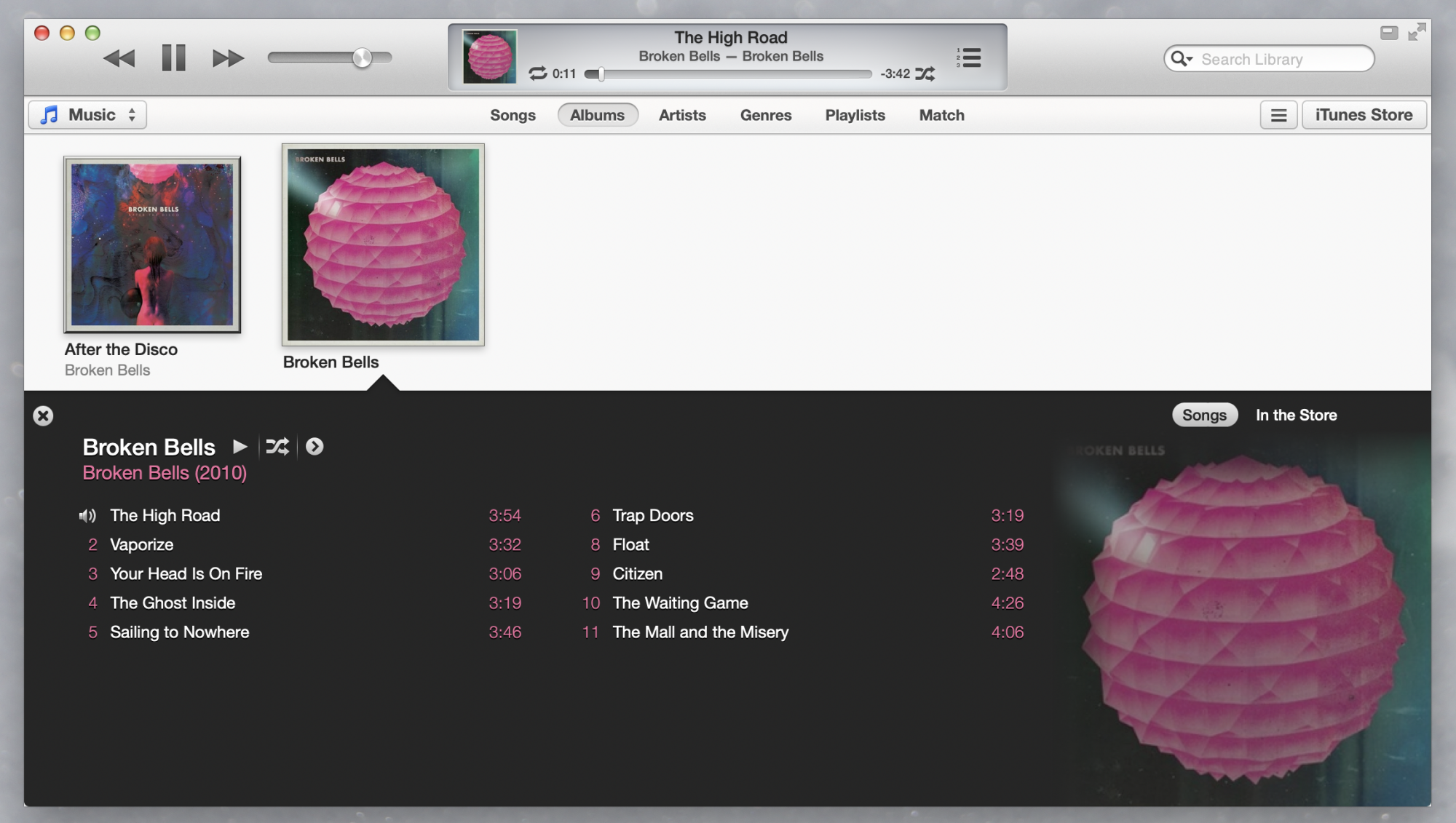 macOS Sonoma에서 실행되는 iTunes 11.4, 시대에 맞는 음악 재생.